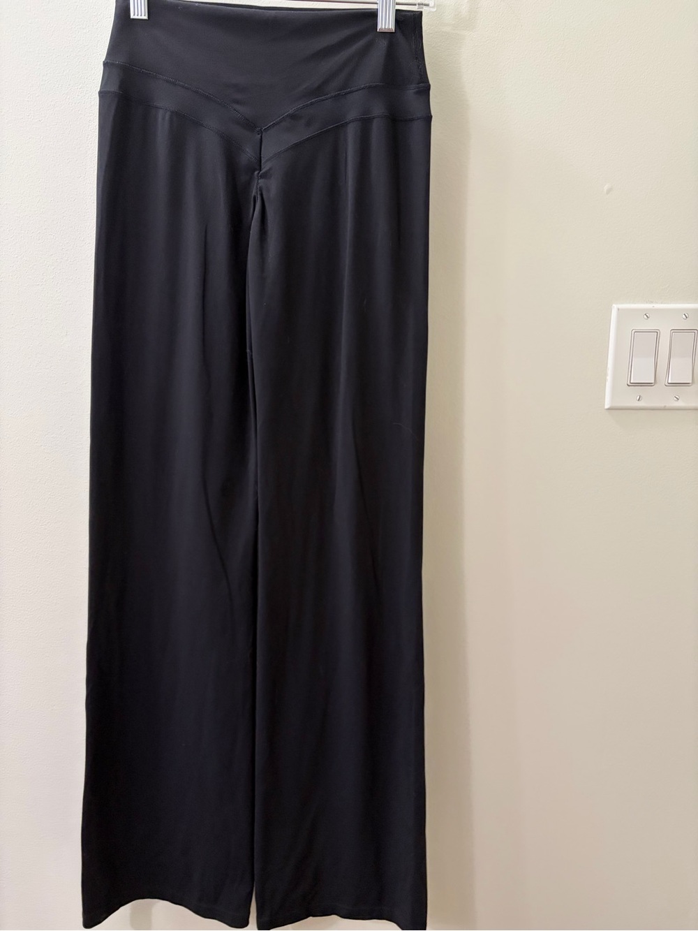 Gymshark Whitney Black High-Waist Flare Leggings - Picture 3 of 5